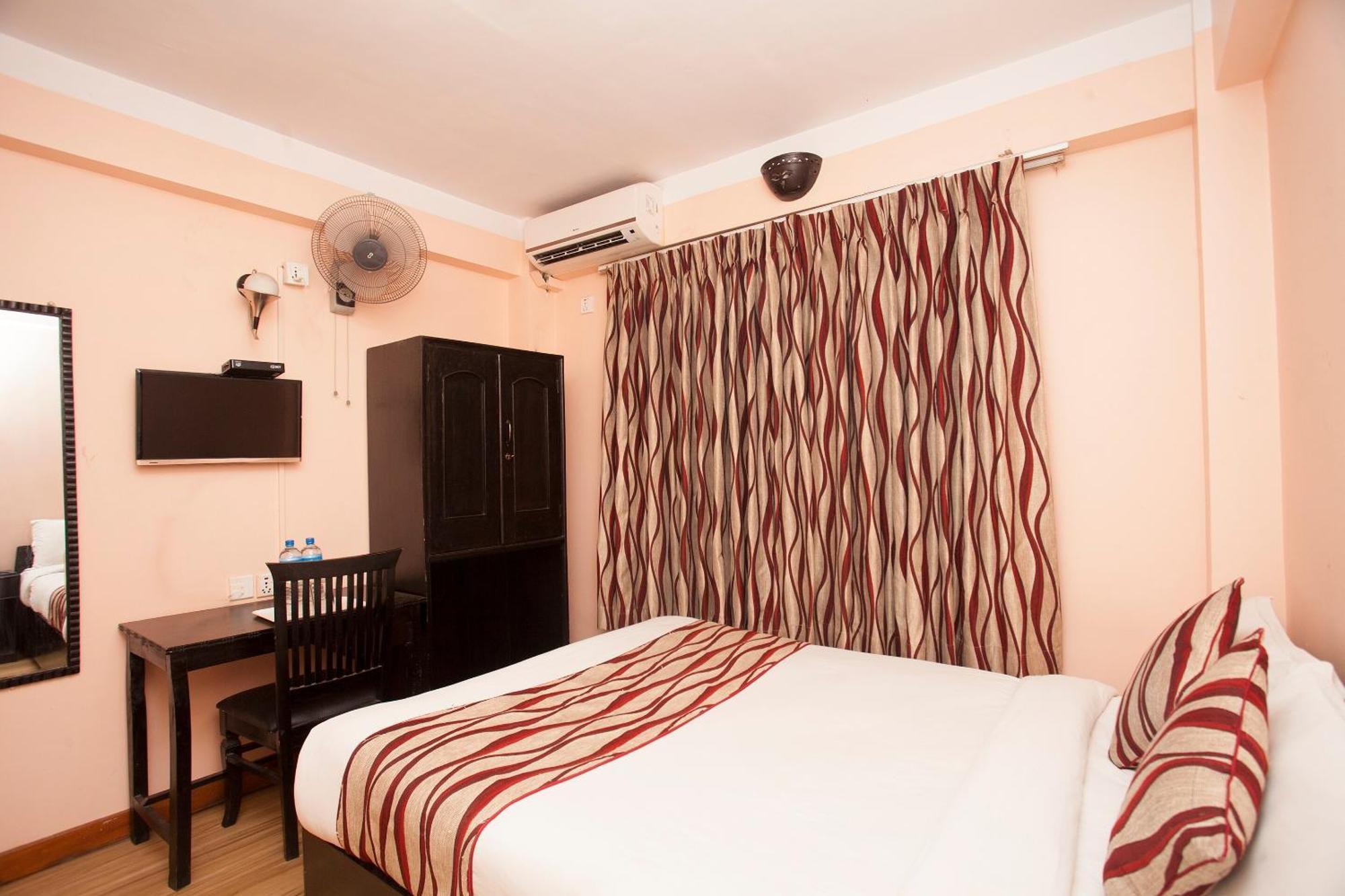 Kathmandu City Hotel Экстерьер фото