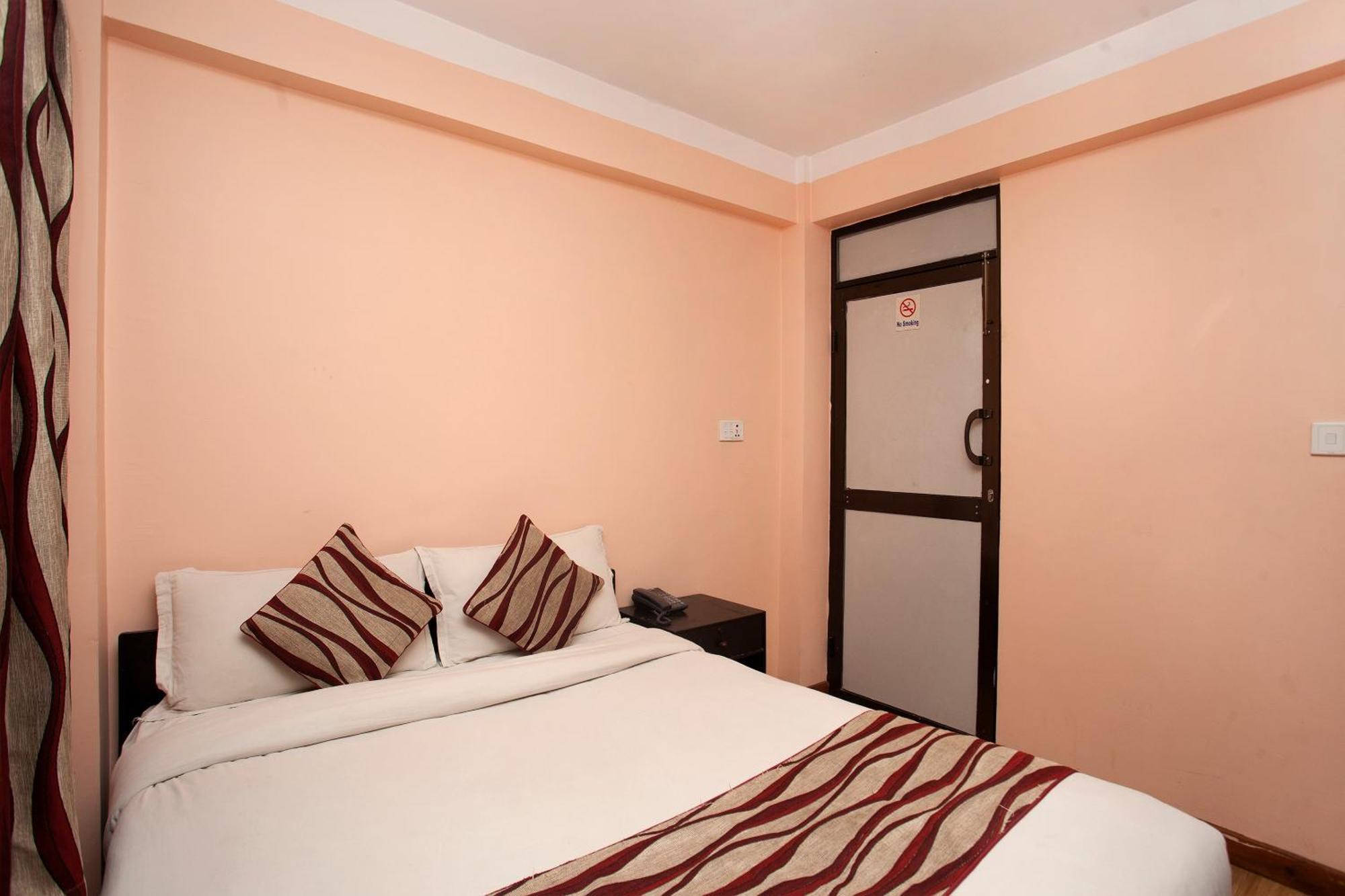 Kathmandu City Hotel Экстерьер фото