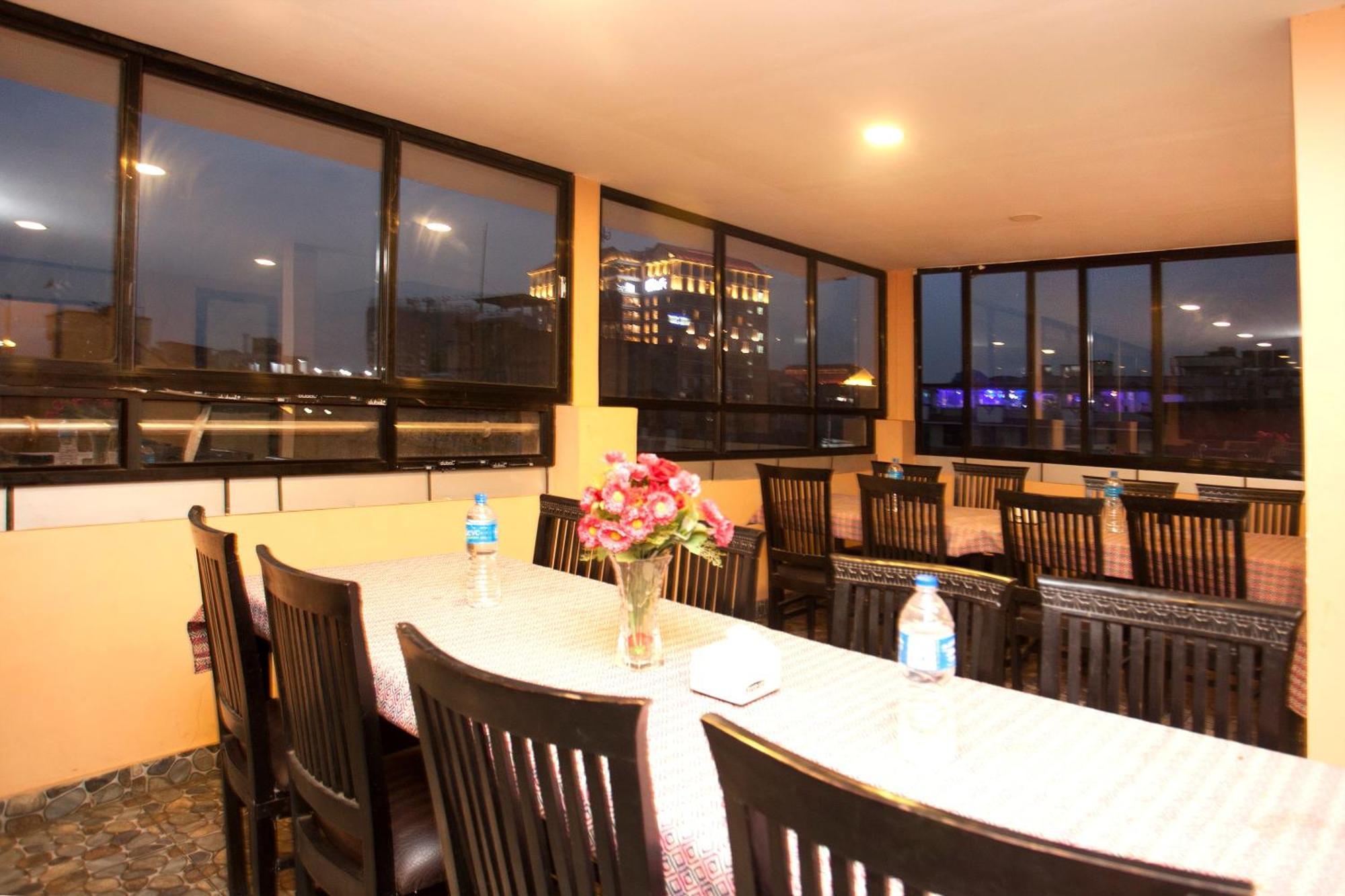 Kathmandu City Hotel Экстерьер фото