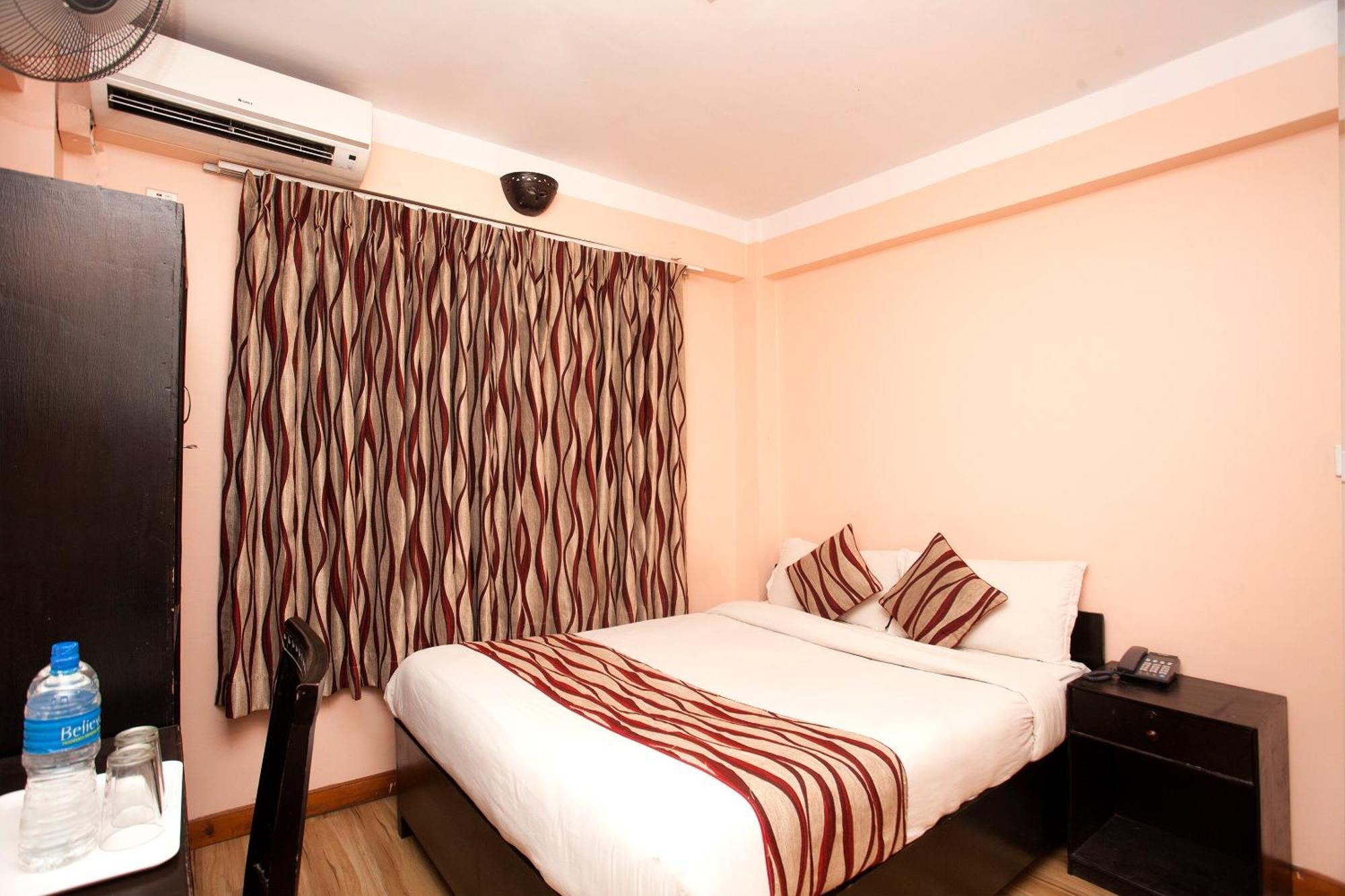 Kathmandu City Hotel Экстерьер фото