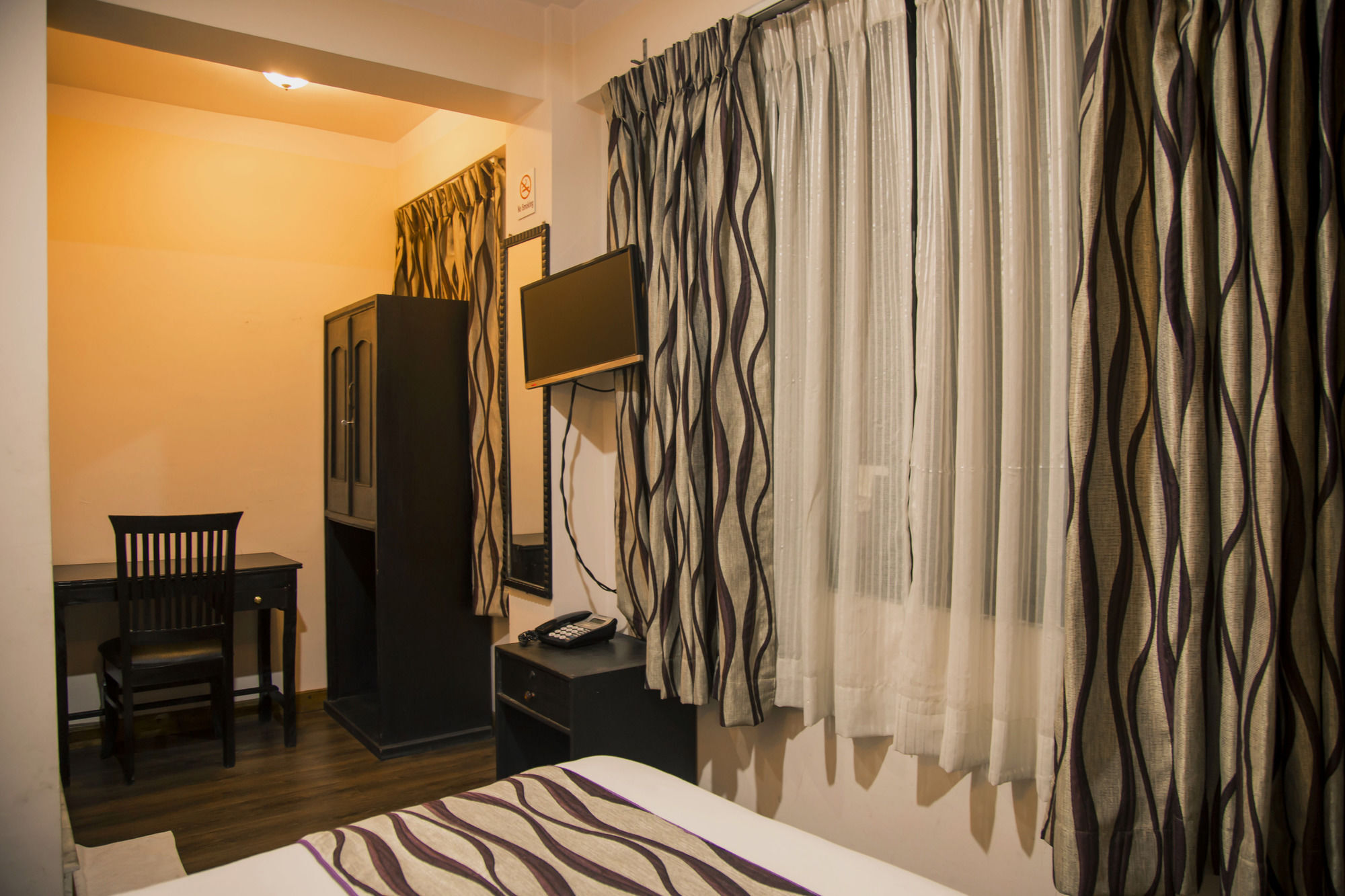 Kathmandu City Hotel Экстерьер фото