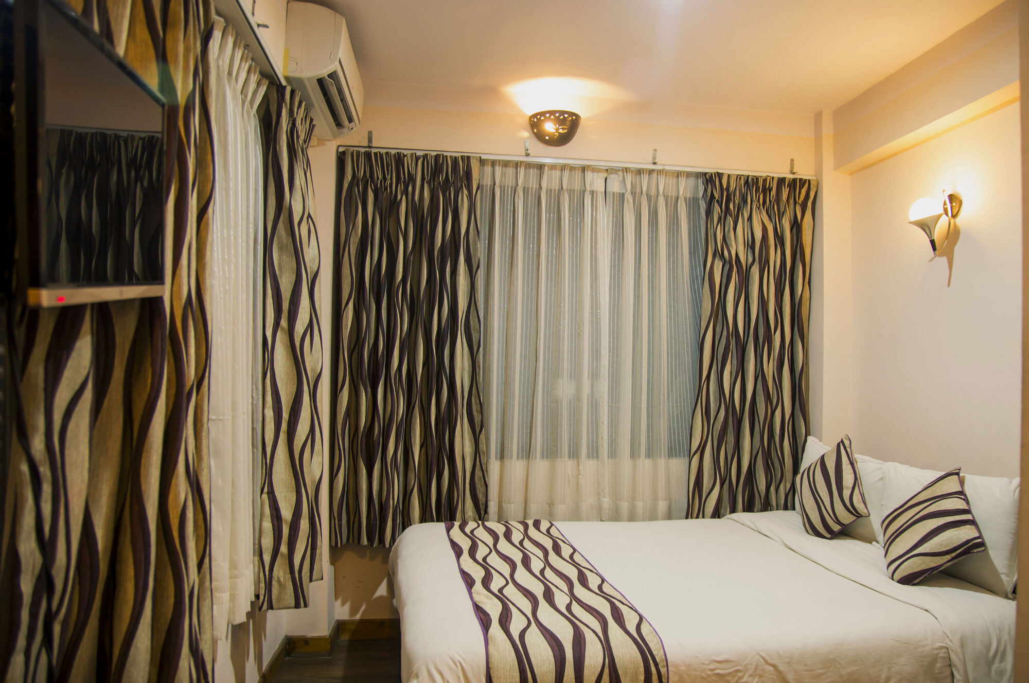 Kathmandu City Hotel Экстерьер фото